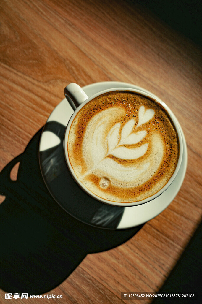精美拉花咖啡杯特写