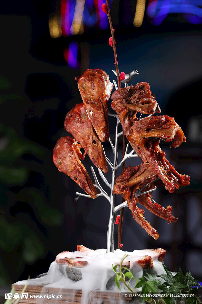 树枝上的美味腊肉
