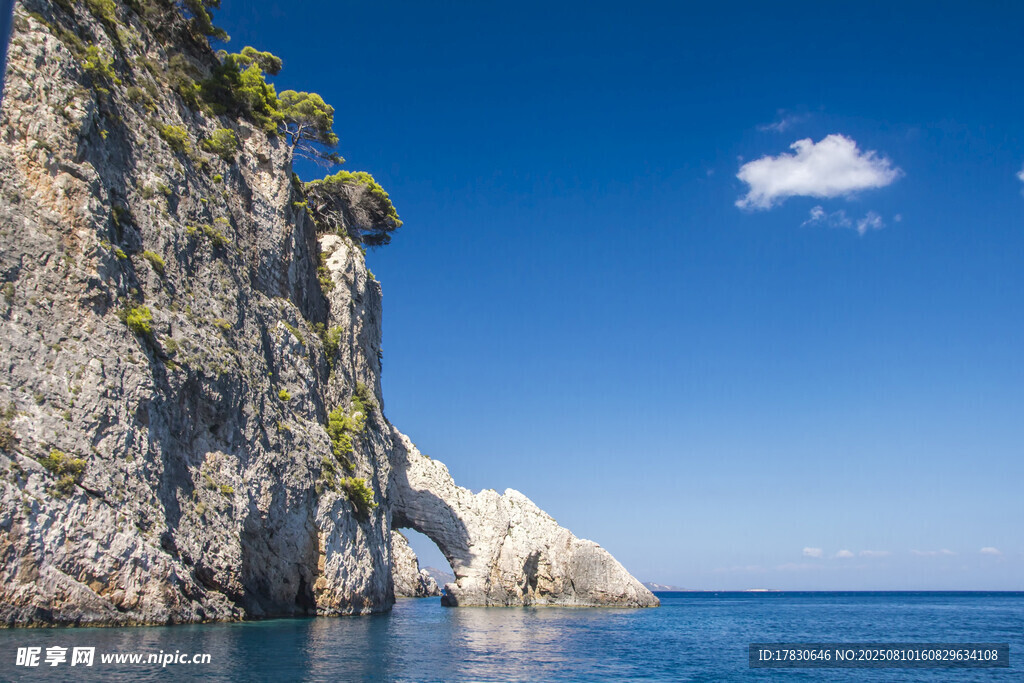 海边悬崖美景