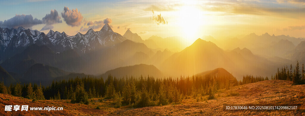 壮丽山间日出美景