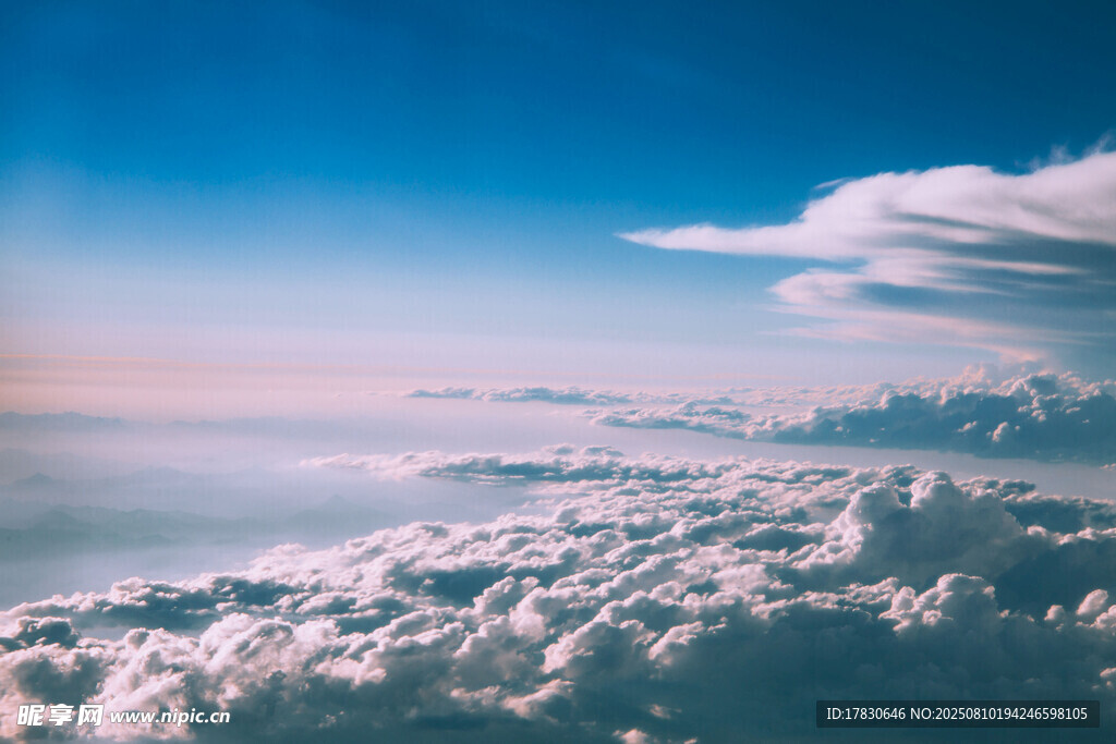 高空云海美景