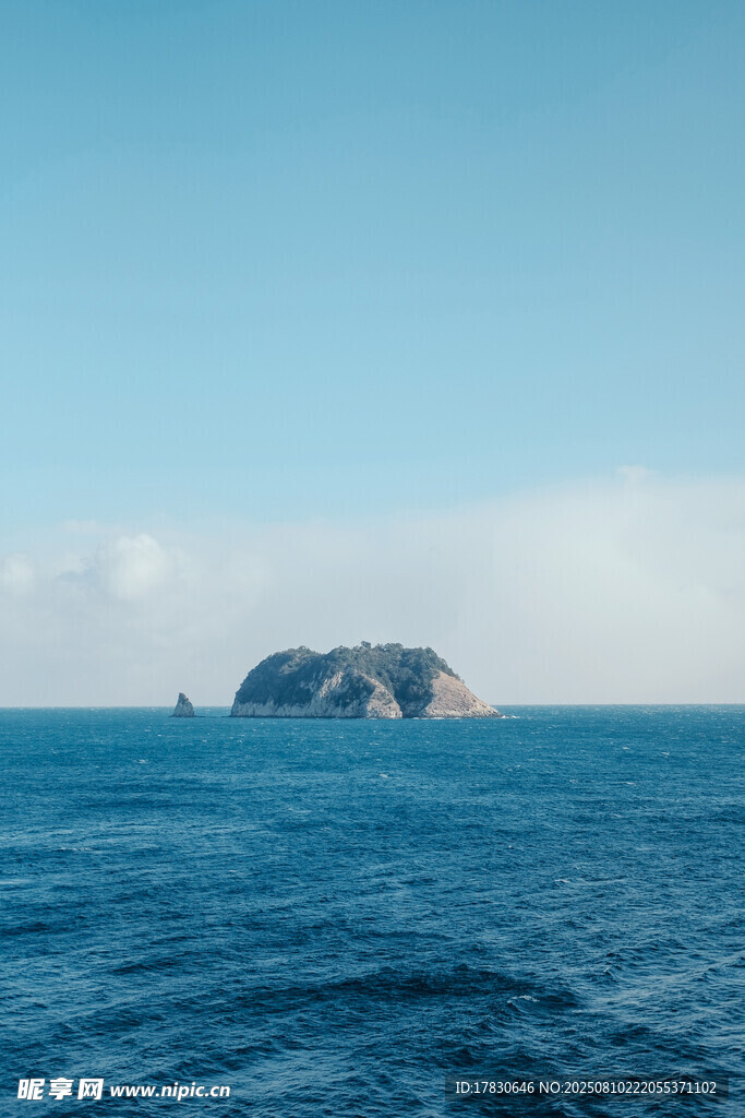 海上孤岩