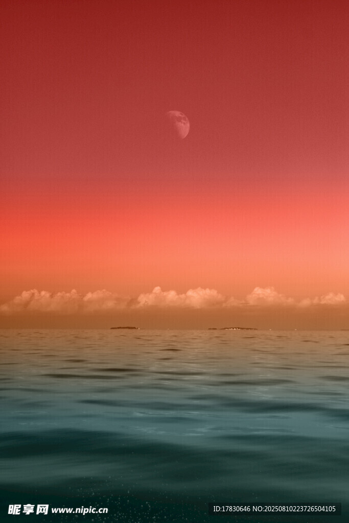 海上红空悬月的静谧景象
