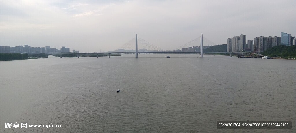 江边城市远景
