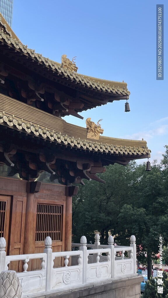 蓝天阁楼