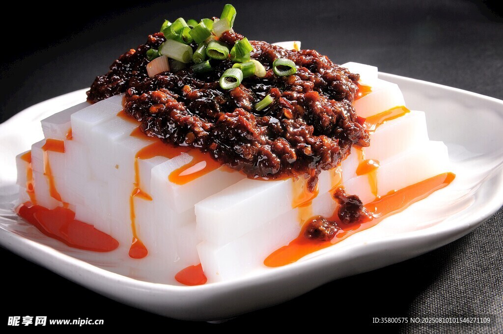 肉酱浇汁凉粉