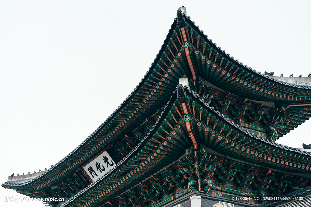 传统中式古建筑屋檐
