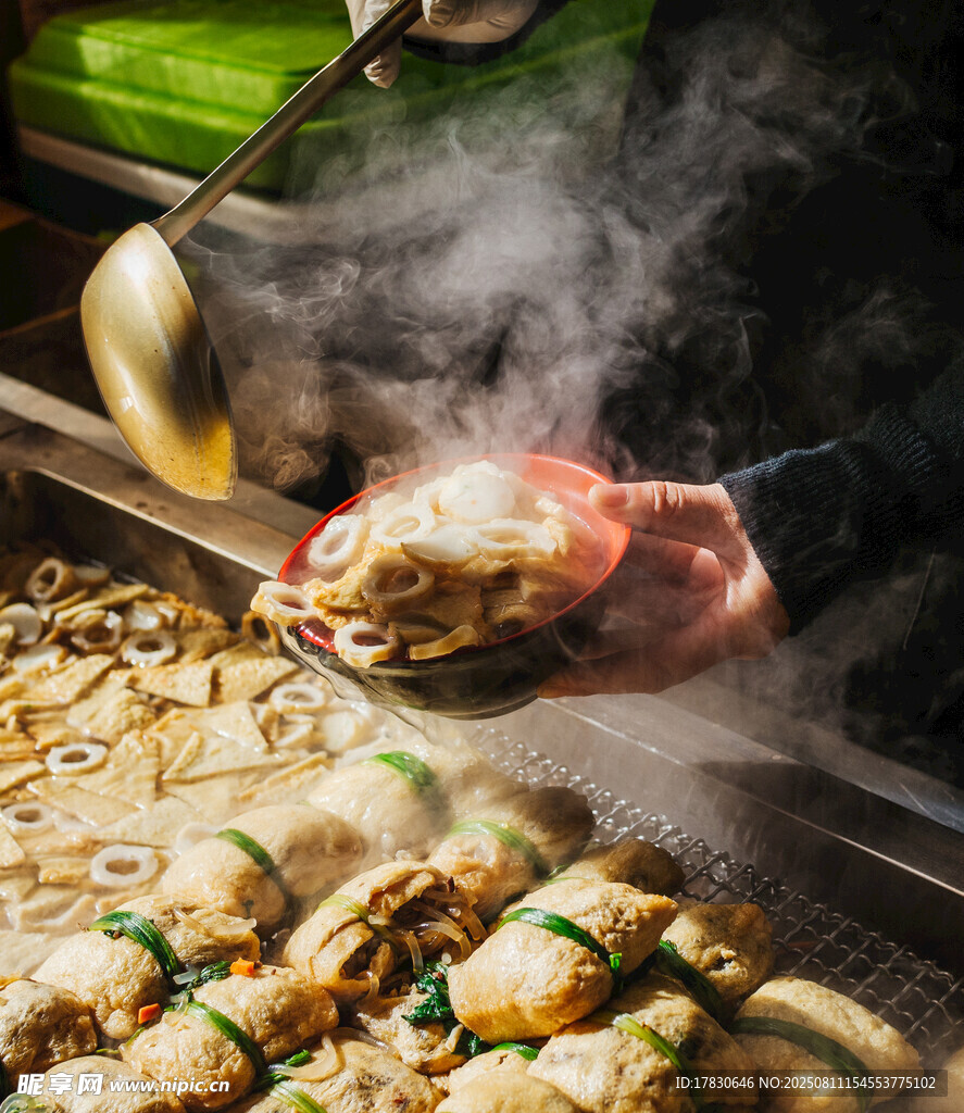 热气腾腾的美味食物出炉