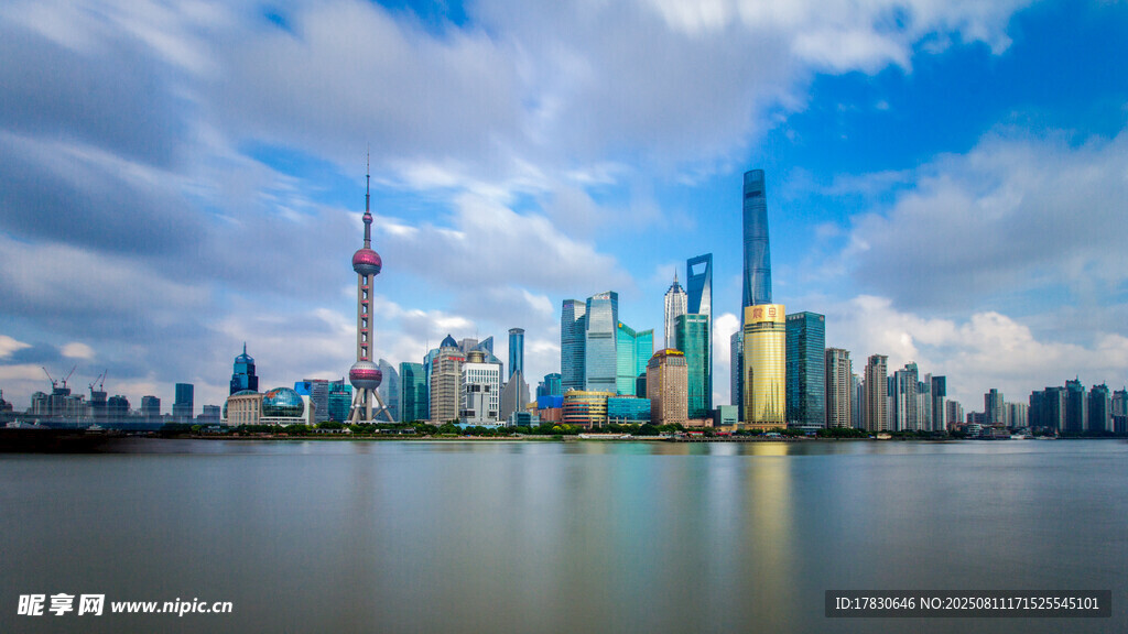 上海外滩壮丽城市天际线