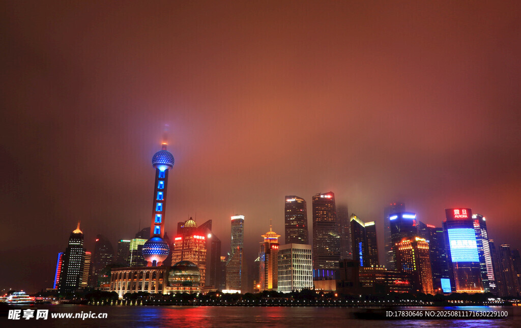 上海夜幕下的璀璨城市景观