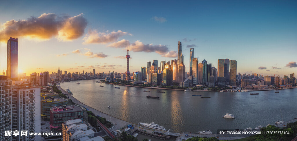 上海外滩壮丽城市天际线