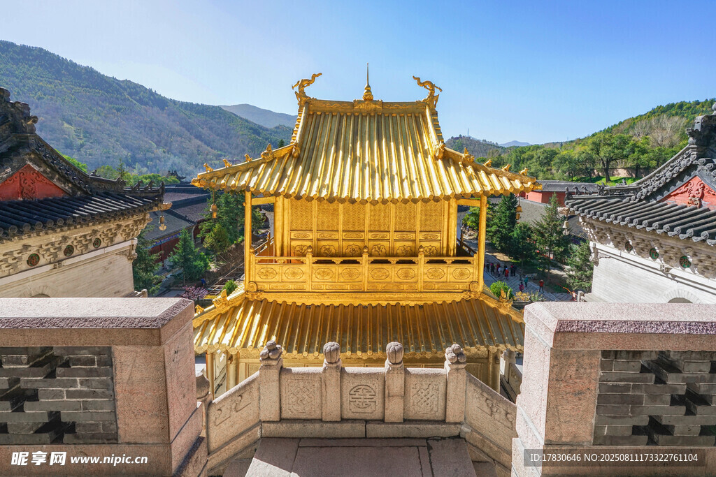 五台山显通寺金殿