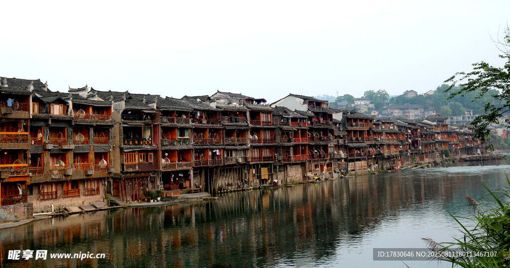 湘西凤凰古城临水美景