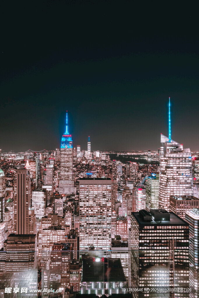 繁华都市夜景俯瞰