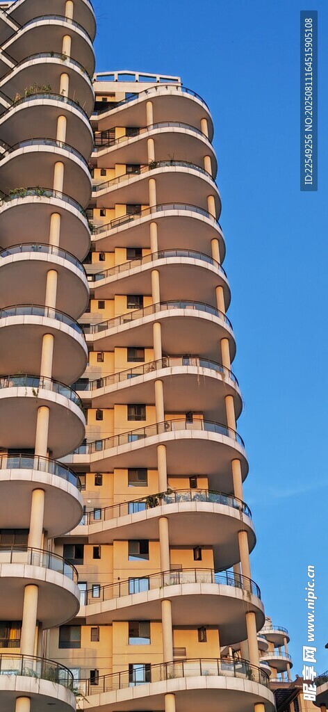 高层弧形建筑外观