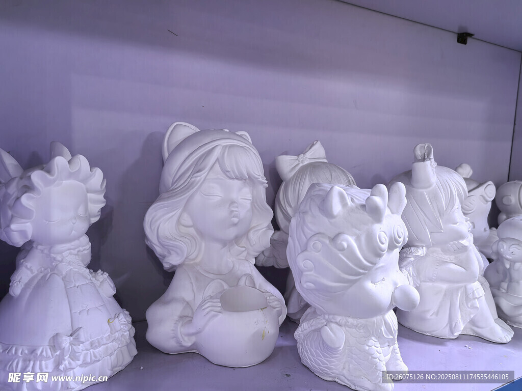 石膏白模雕塑摆件展示