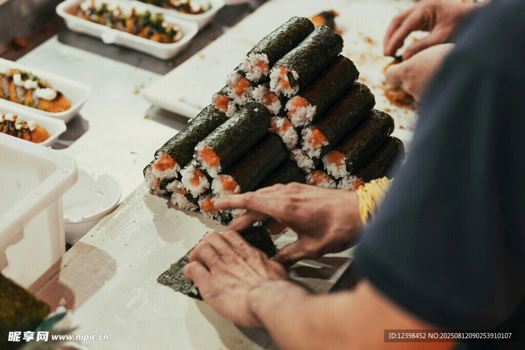 现场制作美味寿司