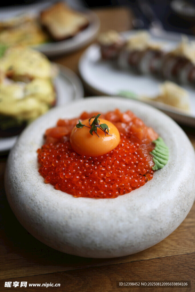 美味鱼子酱摆盘精致