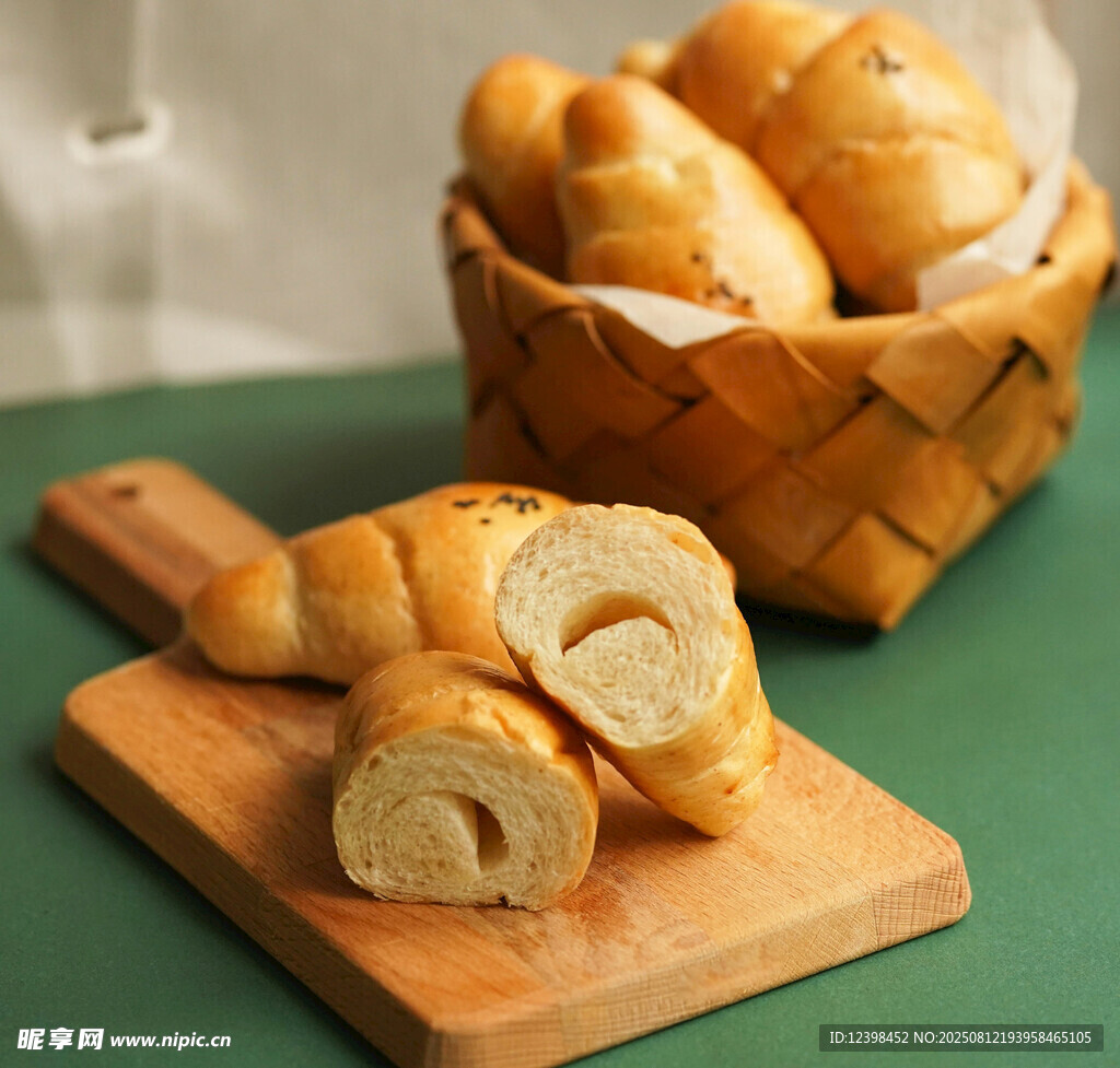 美味牛角面包展示