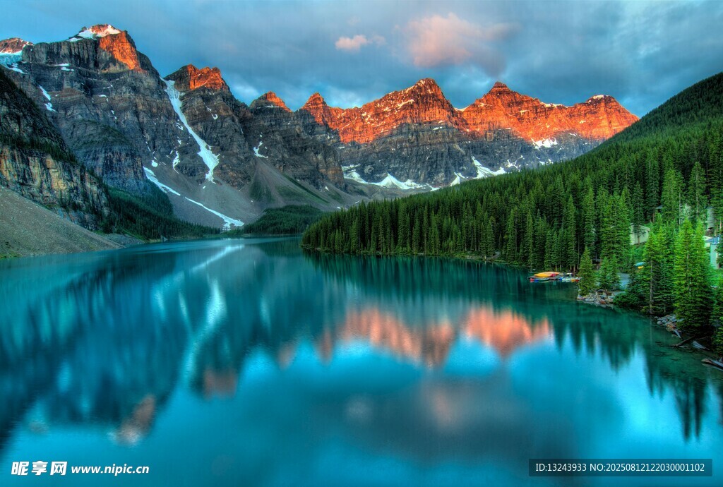 壮丽山湖美景