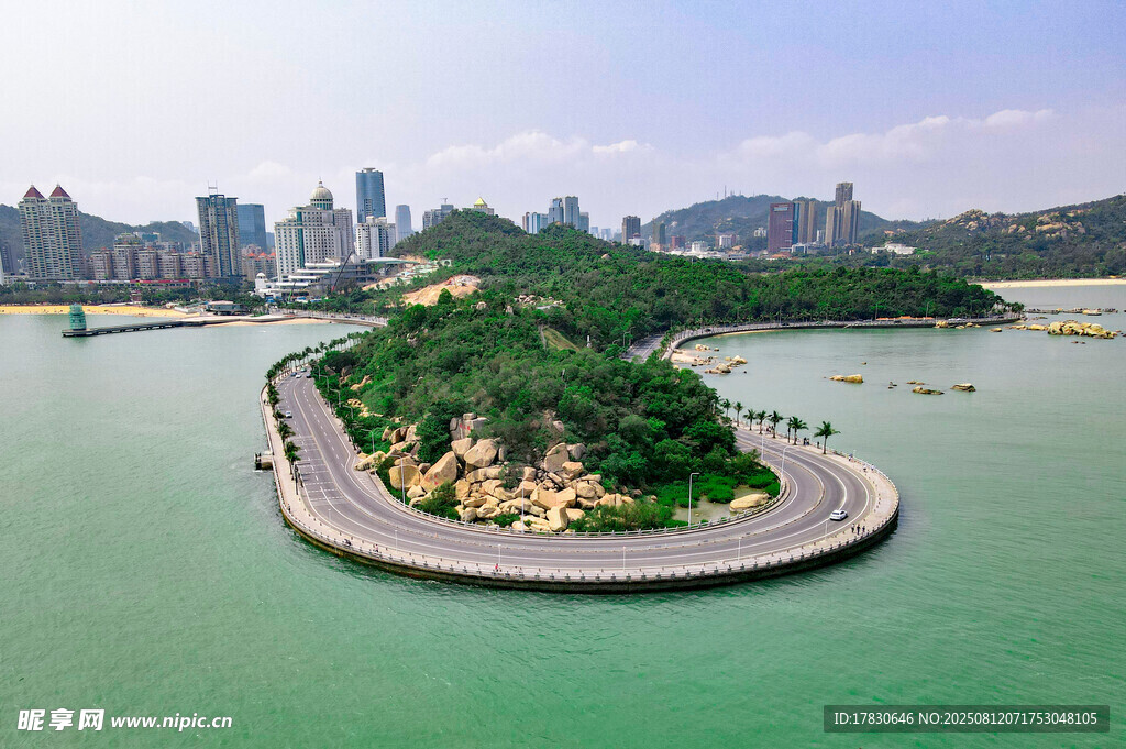 航拍珠海情侣公路
