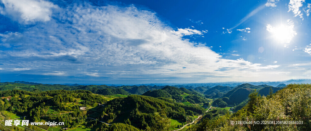 恩施山川云朵全景图