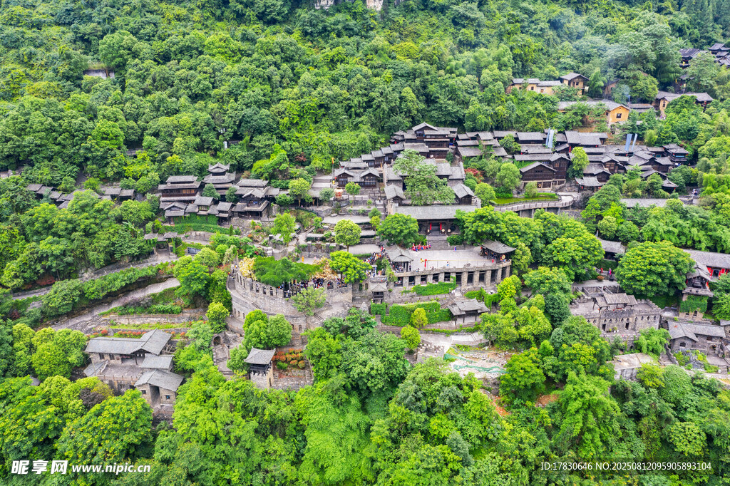 三峡人家景区里的巴王寨