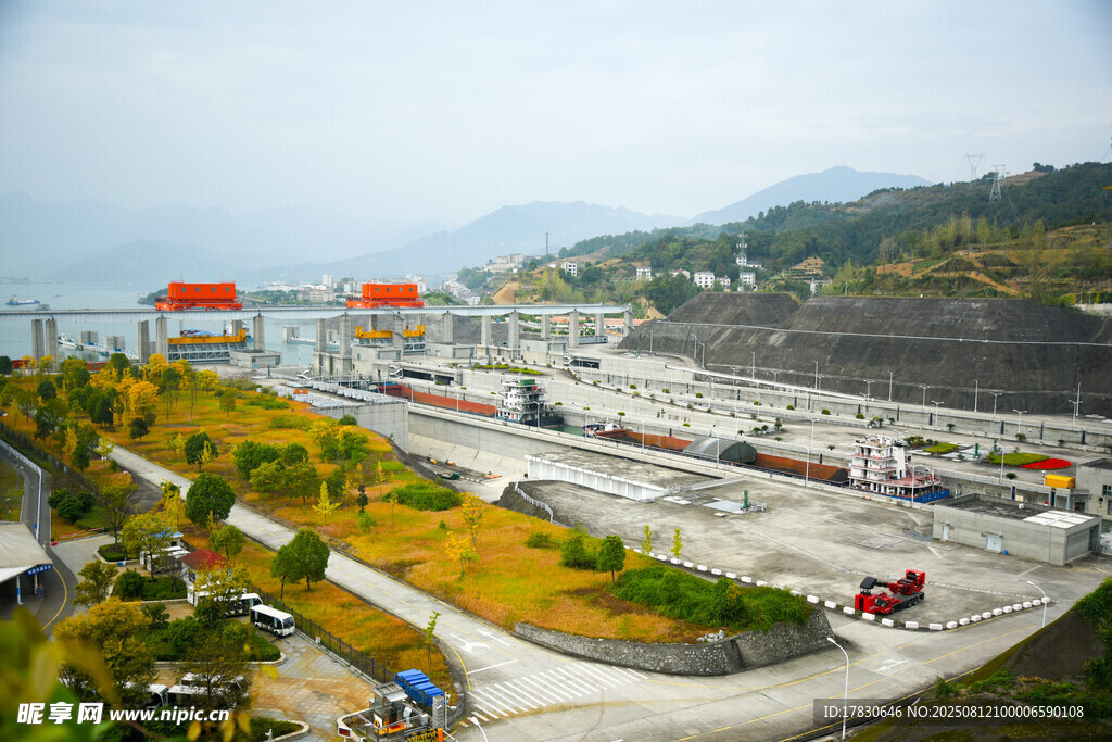 三峡双线五级船闸