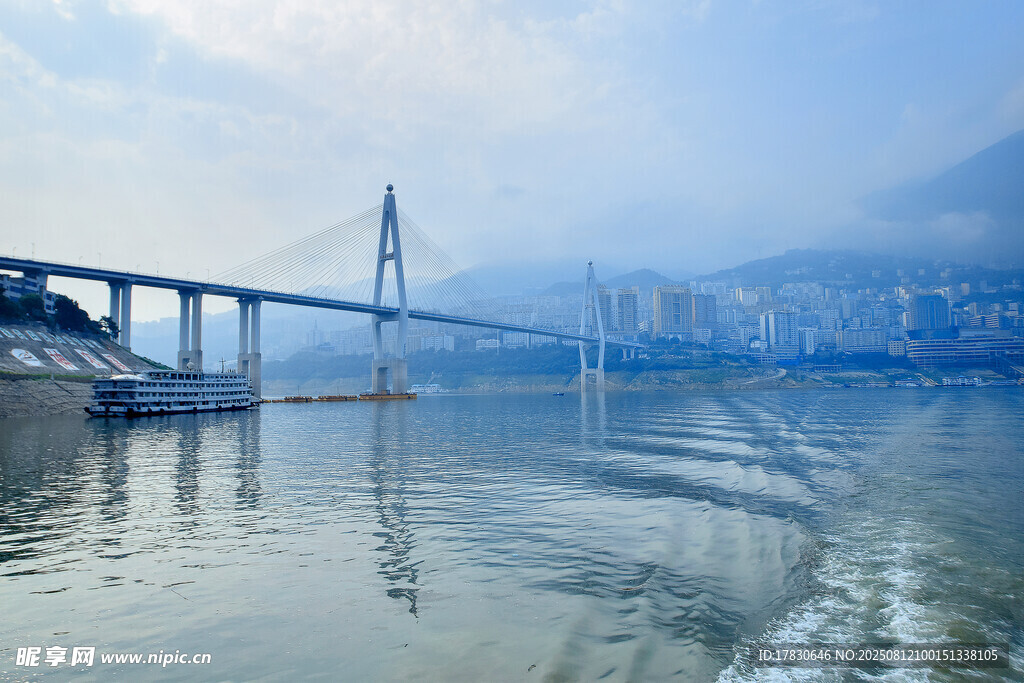 重庆市奉节长江大桥三峡风景