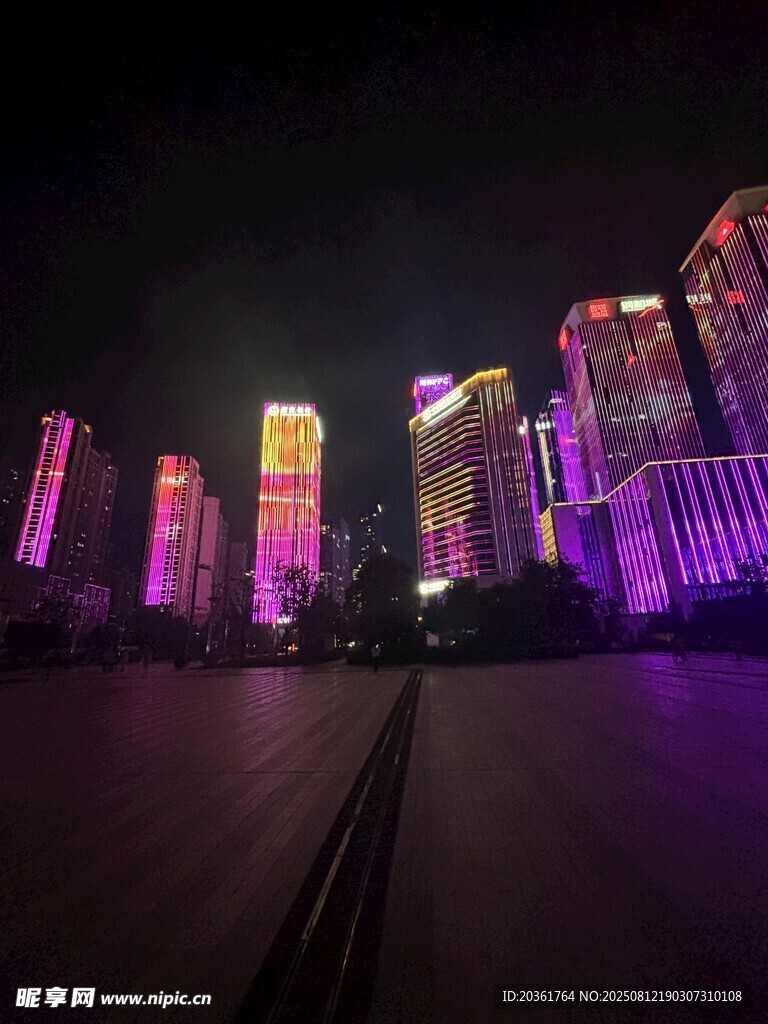 城市夜景灯光秀璀璨夺目