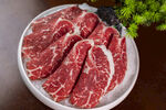 新鲜牛肉切片摆盘