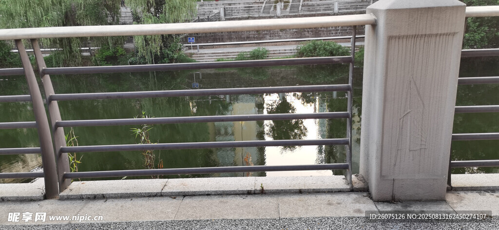 户外金属栏杆景观
