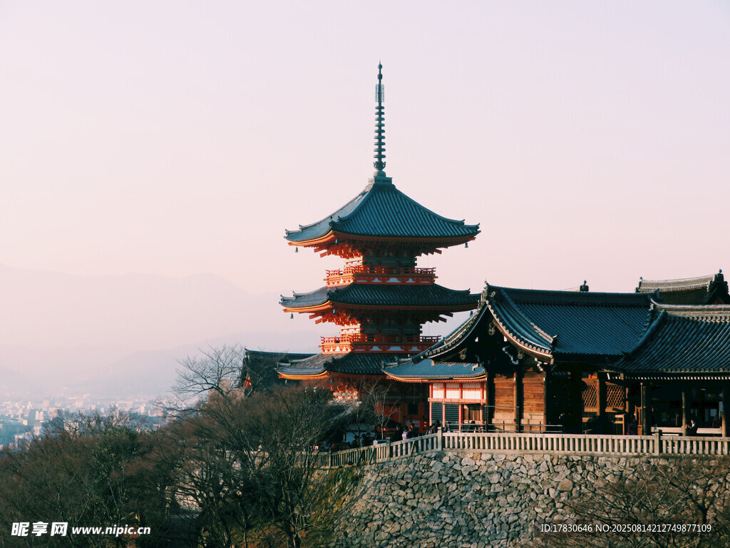 日本传统塔楼建筑景观