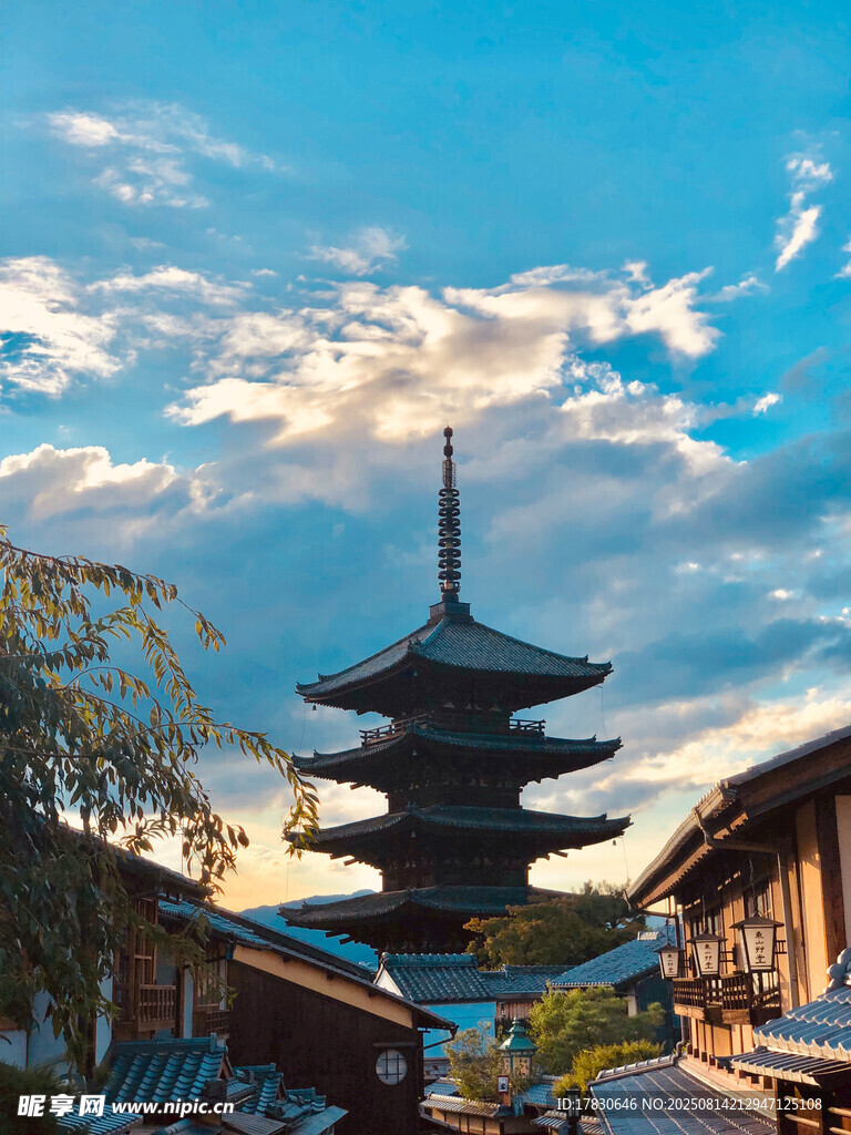 日本古老宝塔与传统建筑