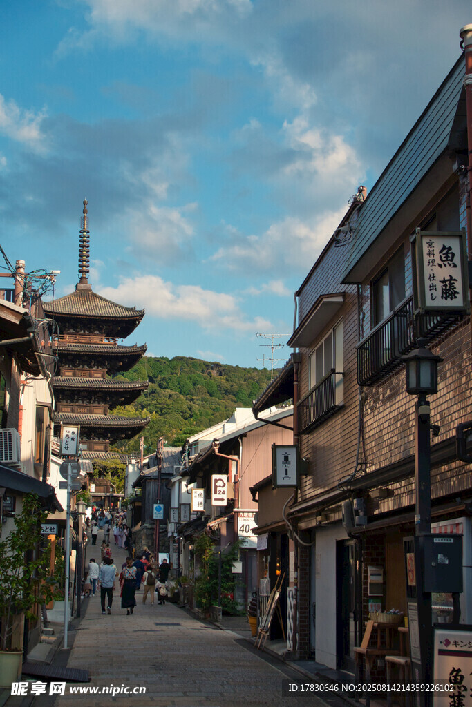 日式古朴街道与传统建筑