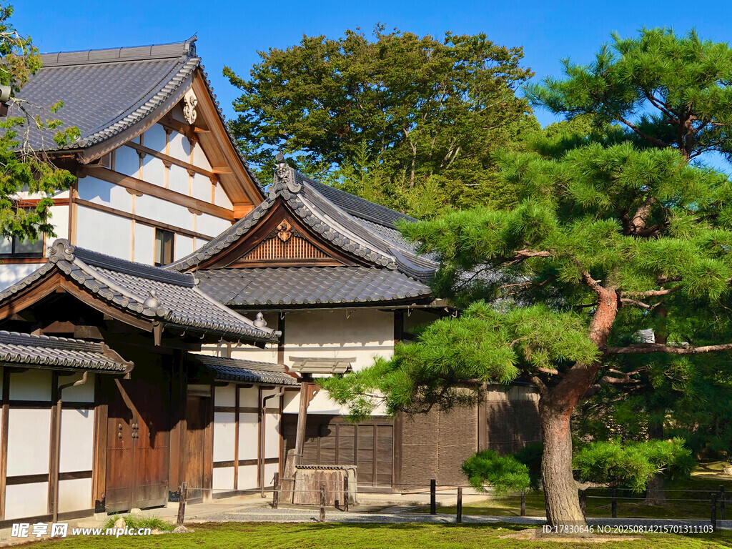 日式传统建筑与庭院景观