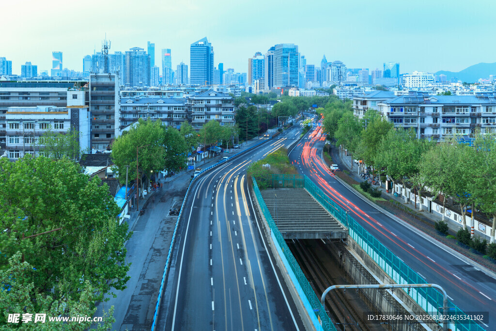 南京城墙中华门俯瞰城市夜景