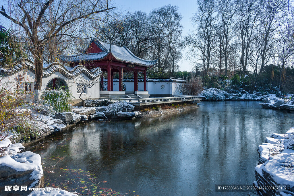 南京明孝陵红楼艺文苑雪景