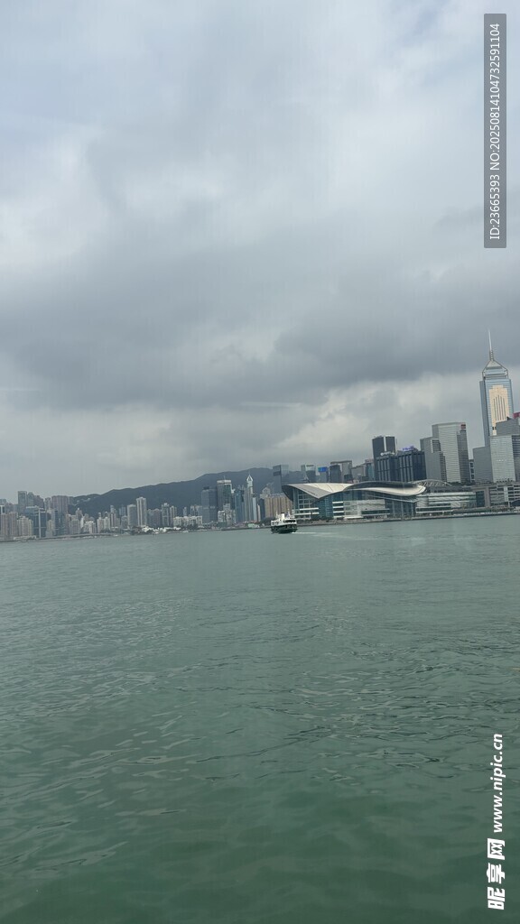 海上远望城市天际线