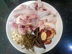石斛灵芝西洋参鸡汤