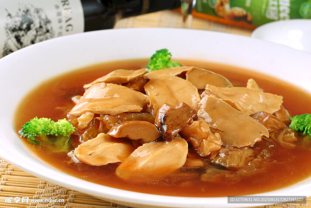 红烧豆腐配香菇