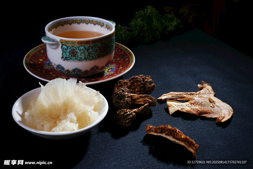 传统中药材与茶饮组合