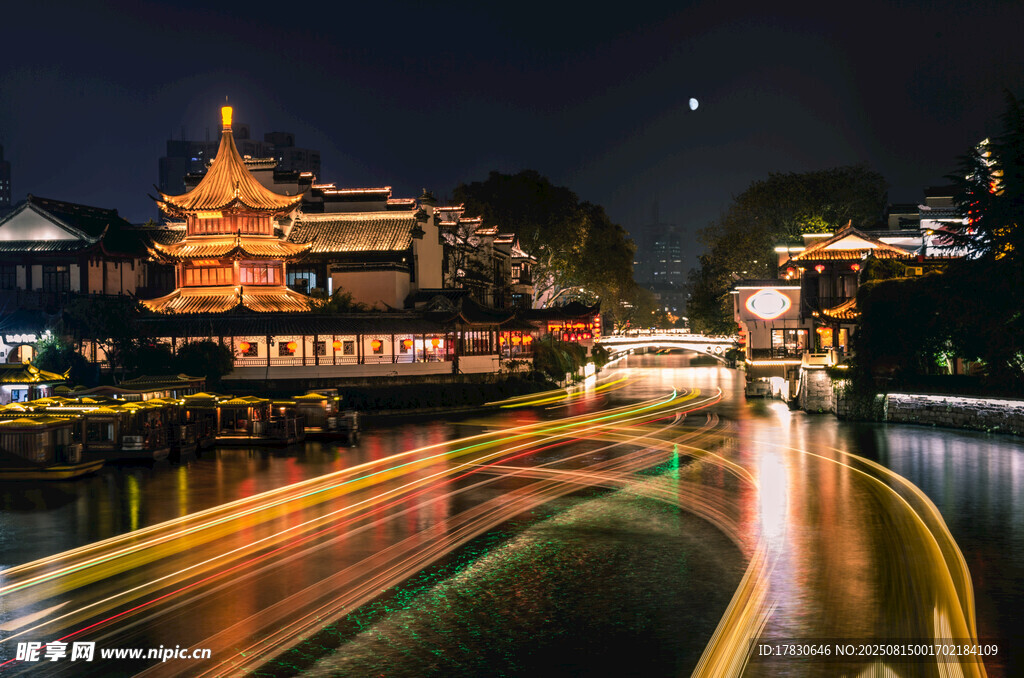 周庄古镇水巷夜景