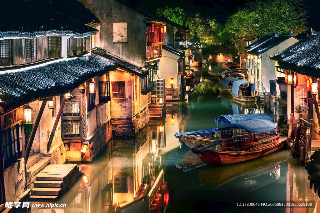江苏周庄水乡夜景