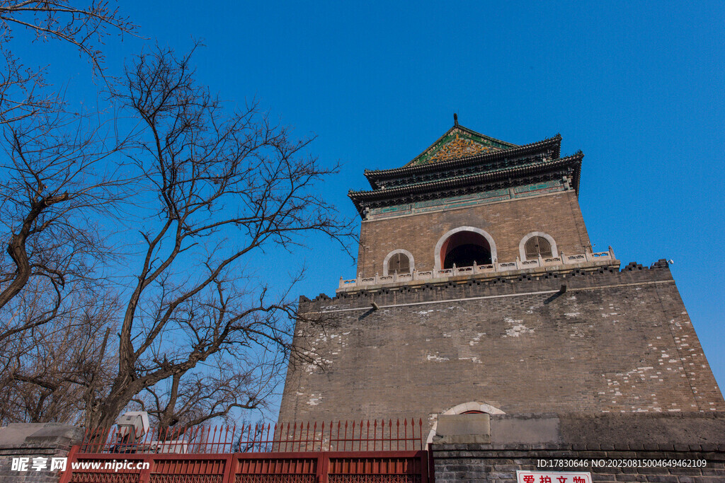 北京古老钟楼建筑景观