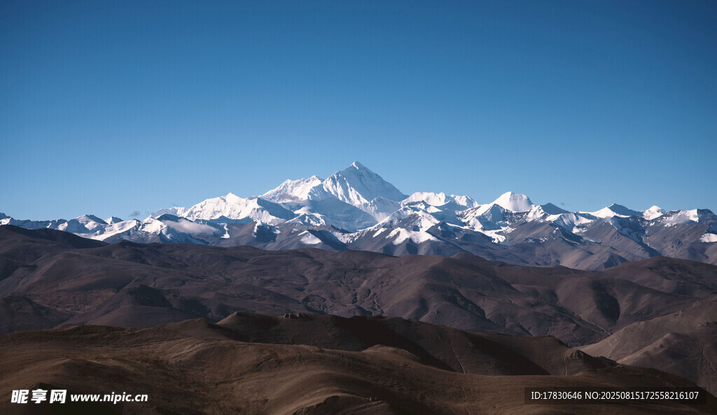 壮丽雪山景观