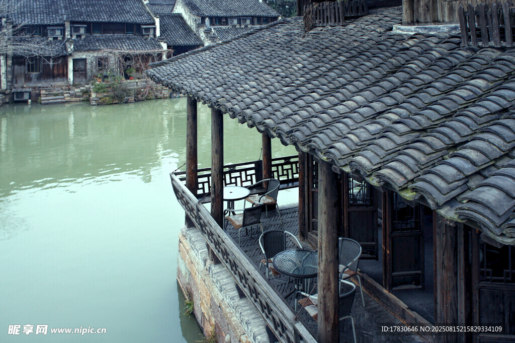 水乡古宅临水景致