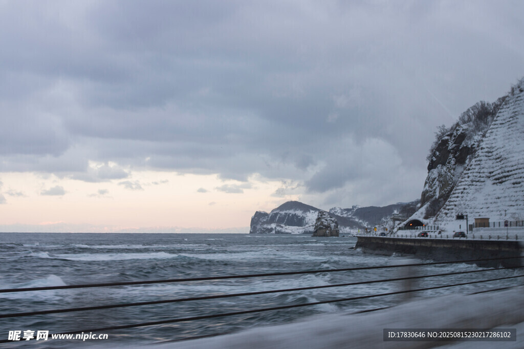 冬日海岸雪景风光
