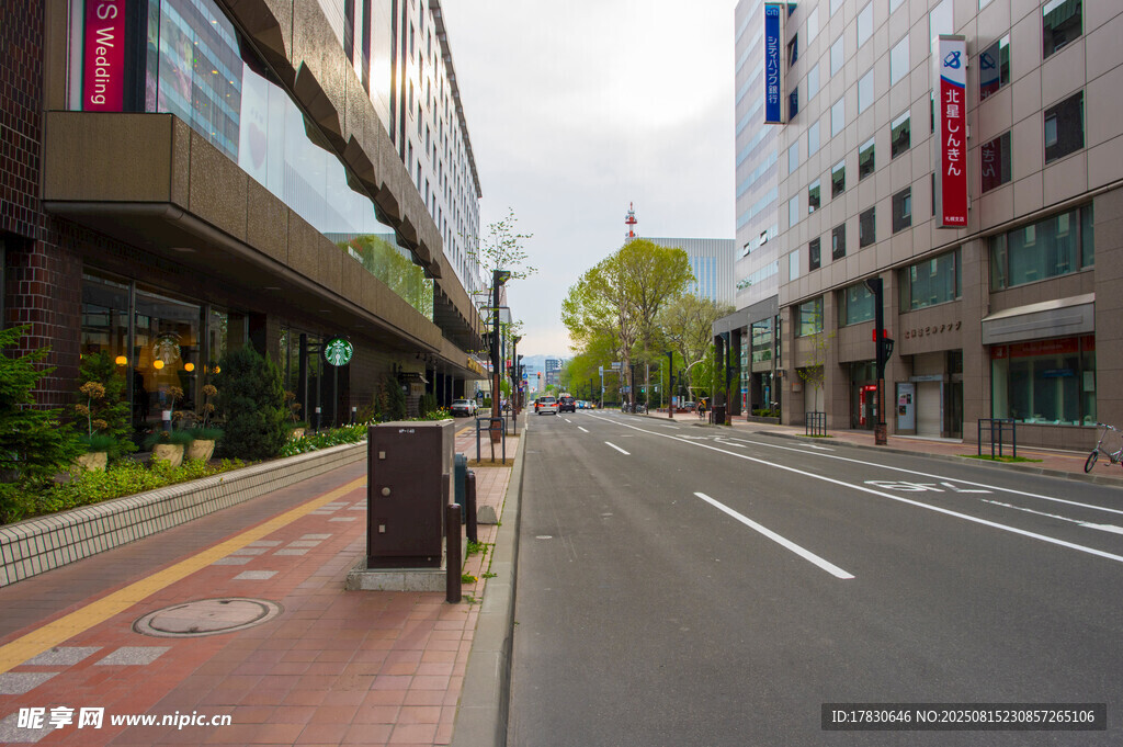 城市街道的静谧街景