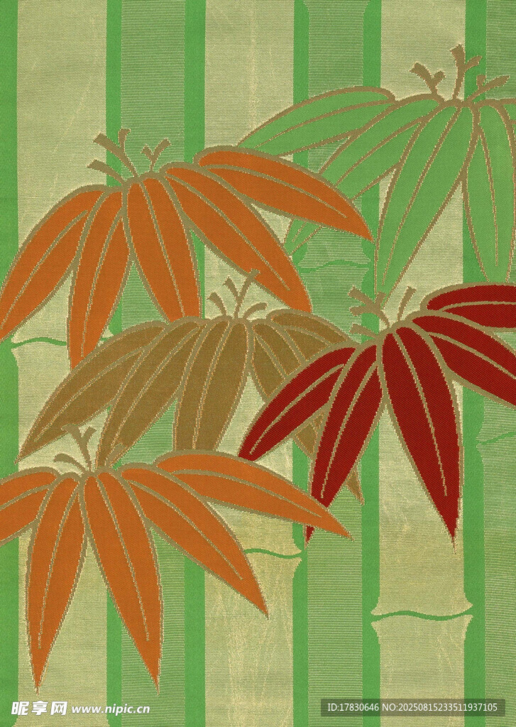 枫叶与竹的雅致组合